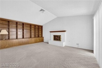 Building Photo - 2004 Canterbury Dr