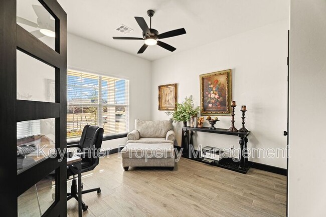 Building Photo - 2805 Crystal Creek Dr