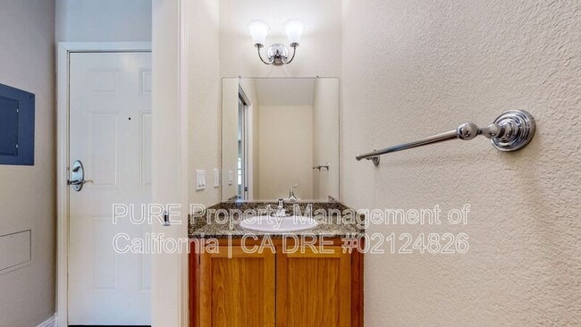 Building Photo - 110 5th St