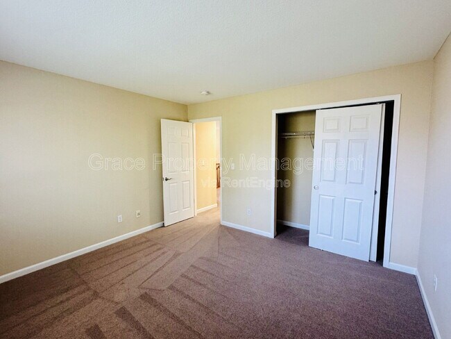 Building Photo - 12616 Julian Point