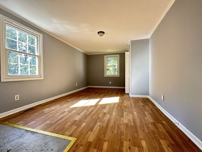 Building Photo - 496 Louisiana Ave. Clarksville, TN 37042