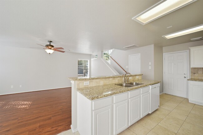 Building Photo - 79 N Walden Elms Cir