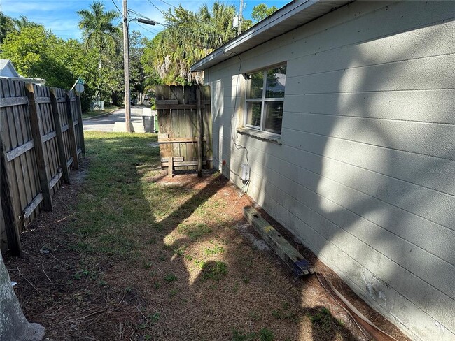 Building Photo - 2002 20th St W