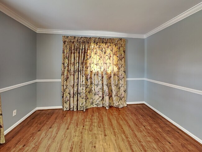 Building Photo - 3020 Wenonah Park Pl SW