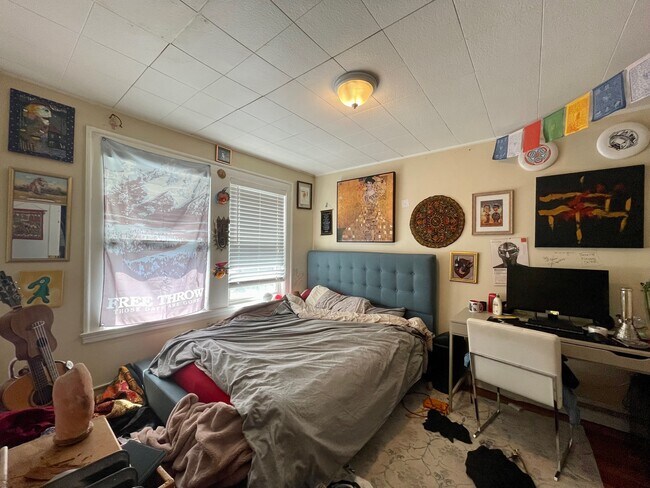Primary Photo - 62 Brock St