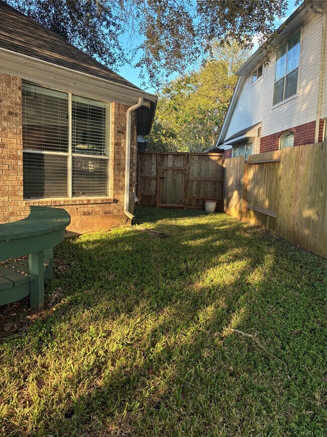 Building Photo - 2203 Summer Bay Ct