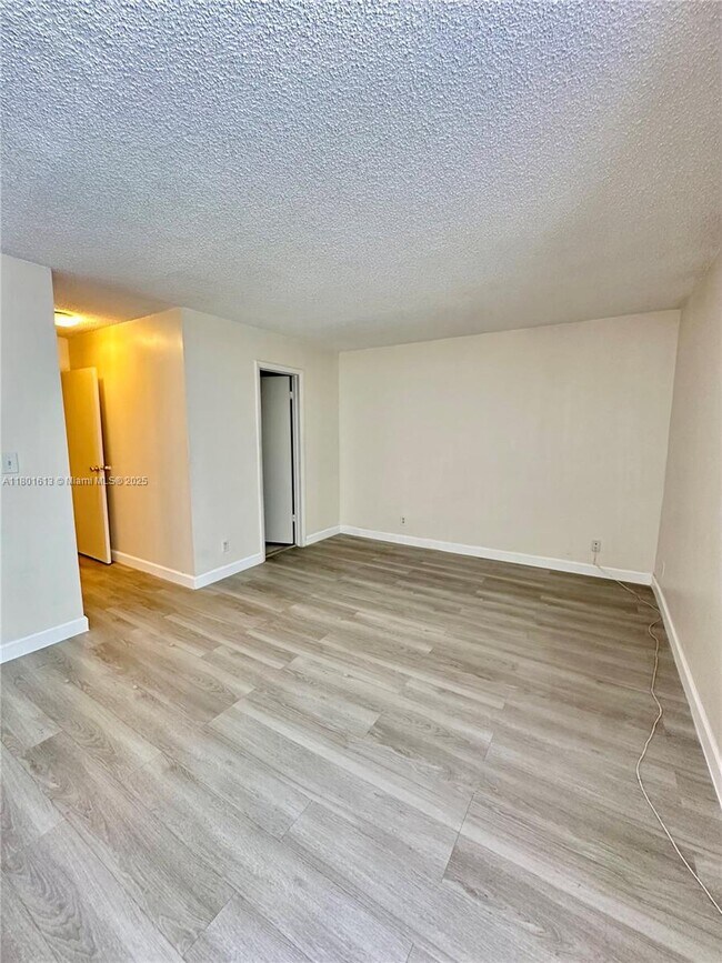 Building Photo - 7175 Orange Dr
