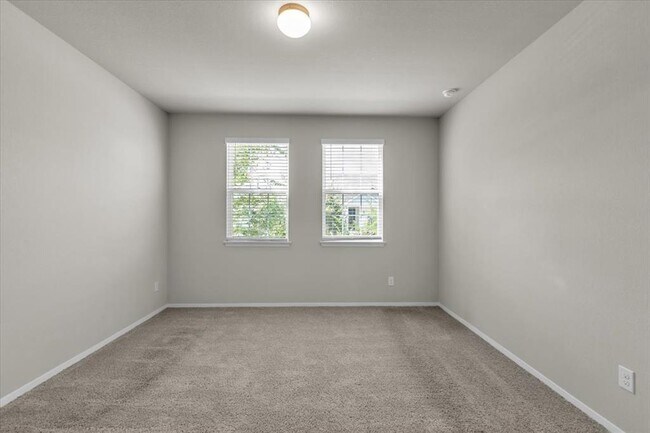 Building Photo - 132 Fabion St