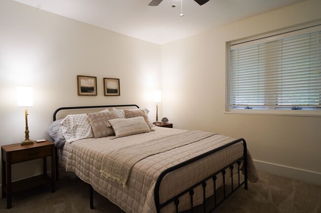 Building Photo - The Grove -Fully furnished-all Utilities -...