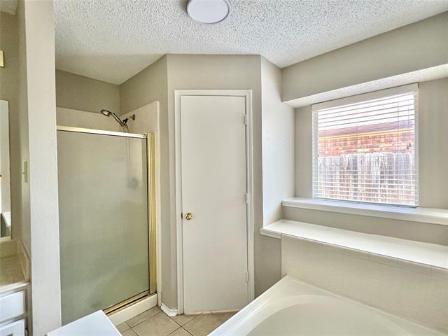 Building Photo - 2735 Wentworth Dr