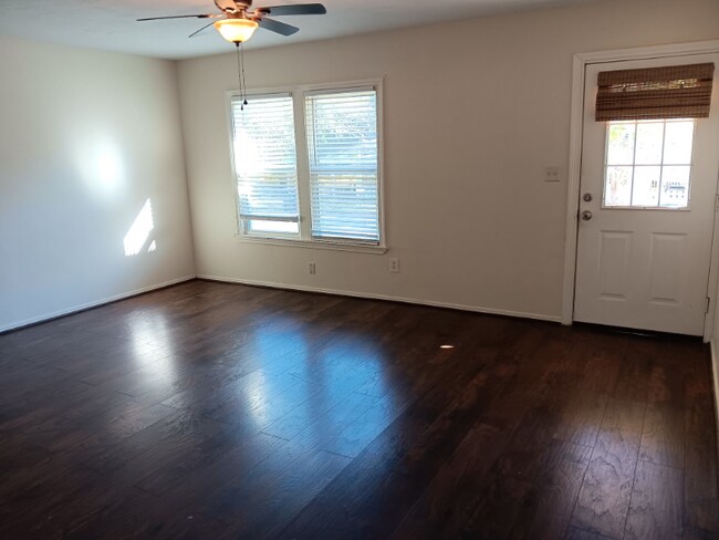 Building Photo - 1202 Marie St