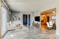 Building Photo - 5640 Pardee-Unit 4