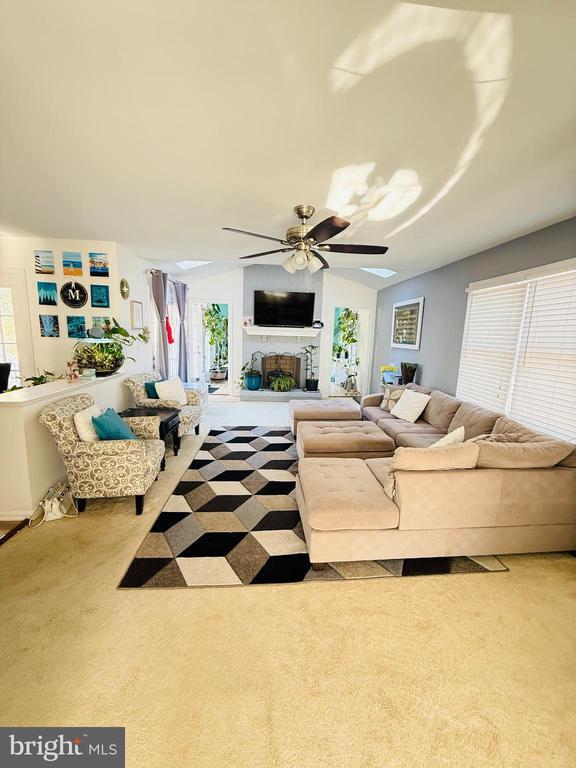 Building Photo - 16108 Kennedy St