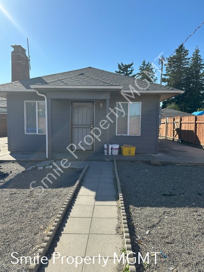 Primary Photo - 2835 SE 122nd Ave