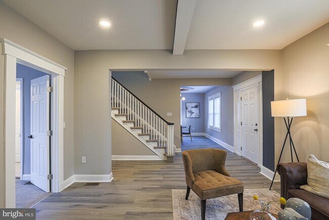 Building Photo - 3803 Cedardale Rd