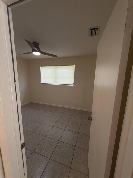 Building Photo - 307 Northlake Dr