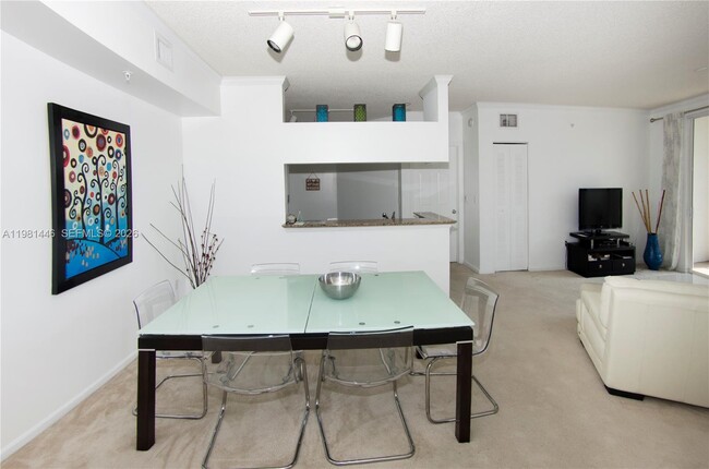 Building Photo - 17150 N Bay Rd