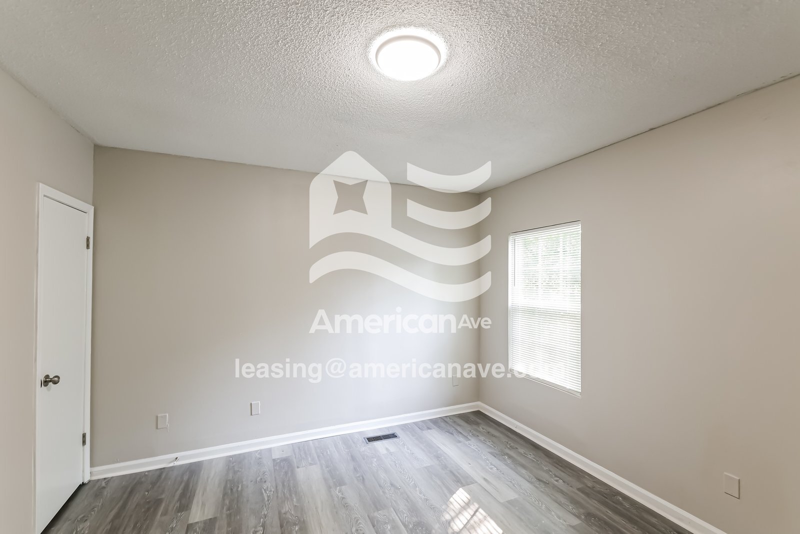 Building Photo - 7110 1st Ave S