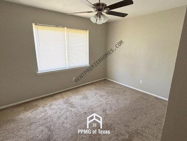 Building Photo - 708 Lehman Dr