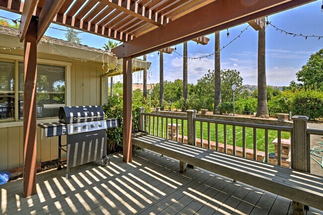 Building Photo - 10505 Center Ave