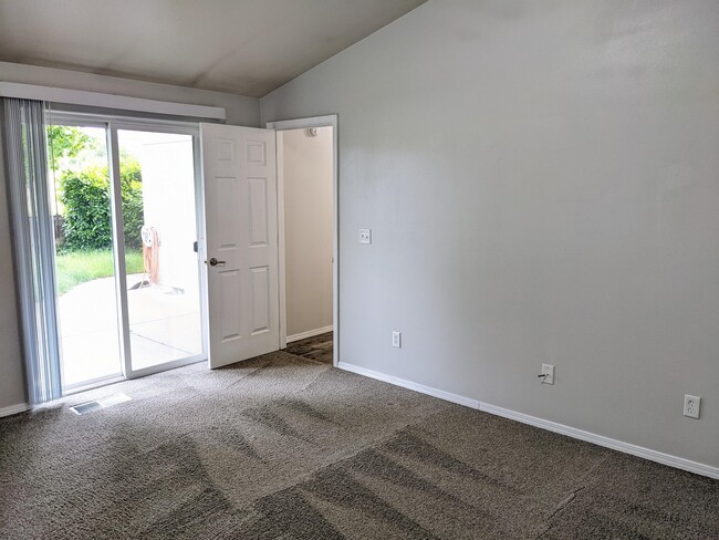 Building Photo - 1073 Havenwood Dr