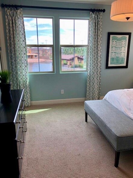 Building Photo - 949 W Angel Dr