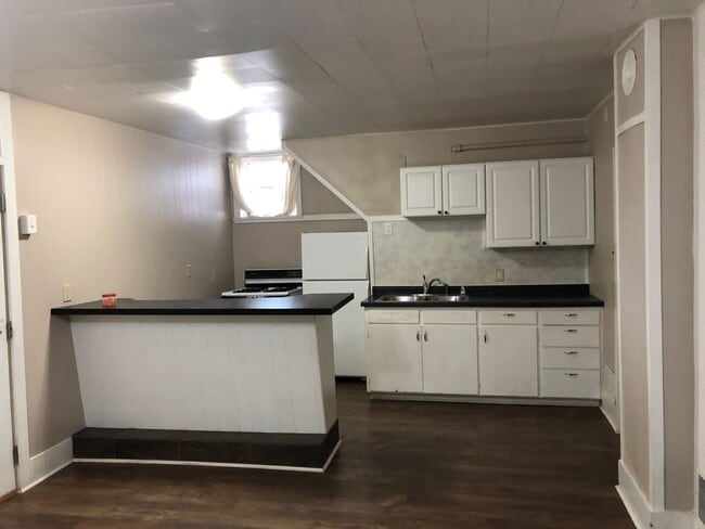 Building Photo - 416 N 15th St