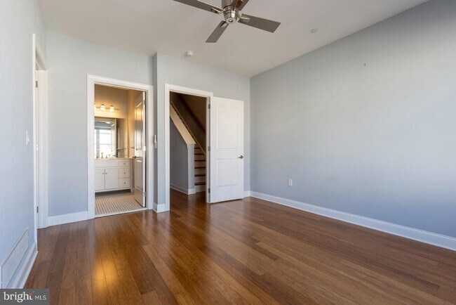 Building Photo - 153 Levering St