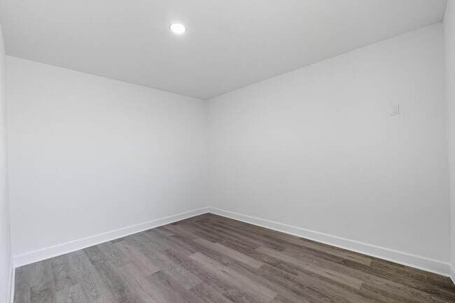 Building Photo - 2491 Coronado Way