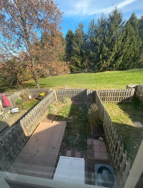 Building Photo - 713 Chimney Hill Ln