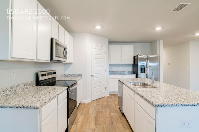 Building Photo - 10948 Animal Kingdom Way