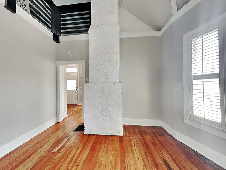 Building Photo - 595 Boulevard SE