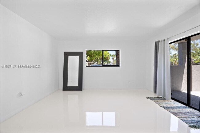 Building Photo - 8810 SW 132nd Pl