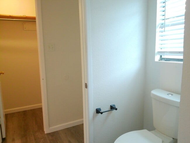 Building Photo - 2930 E Harrington Dr