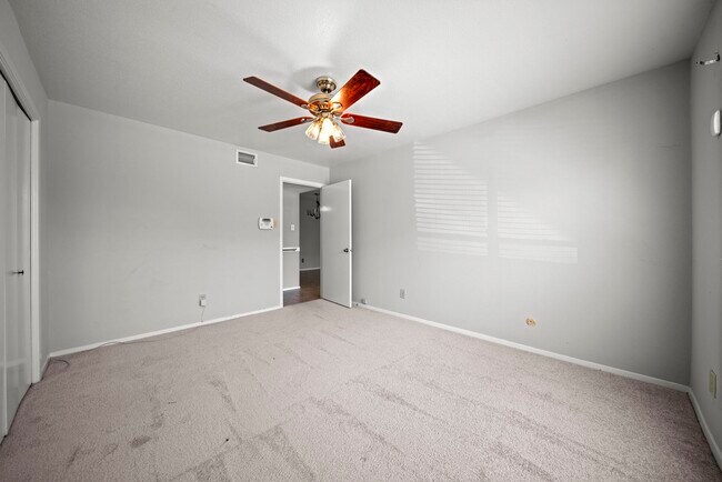 Building Photo - 14555 Wunderlich Dr