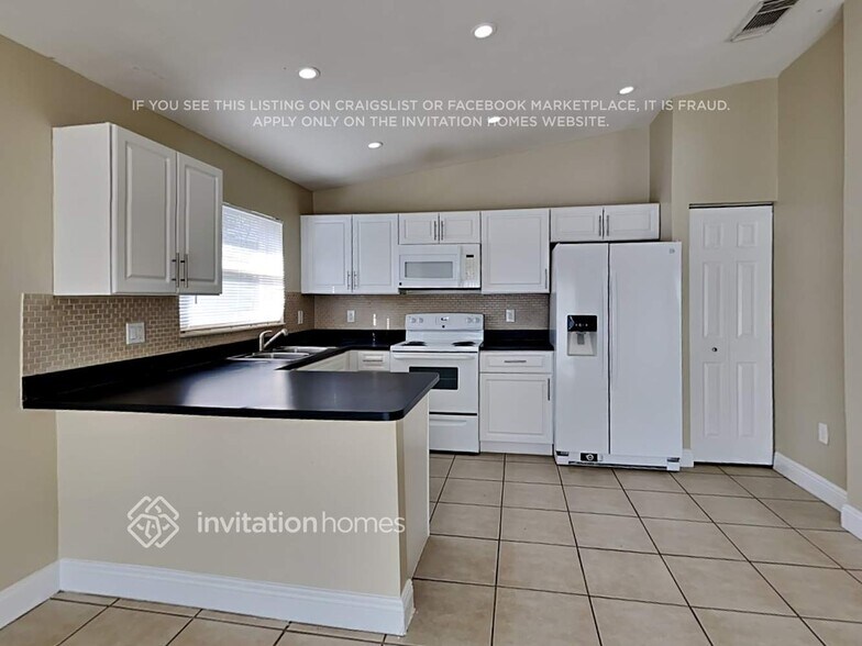 Building Photo - 28003 SW 135th Ave