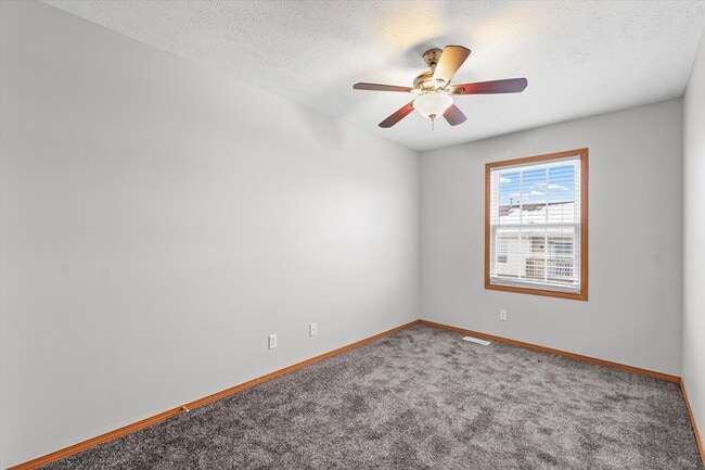 Building Photo - Modern Comfort & Space