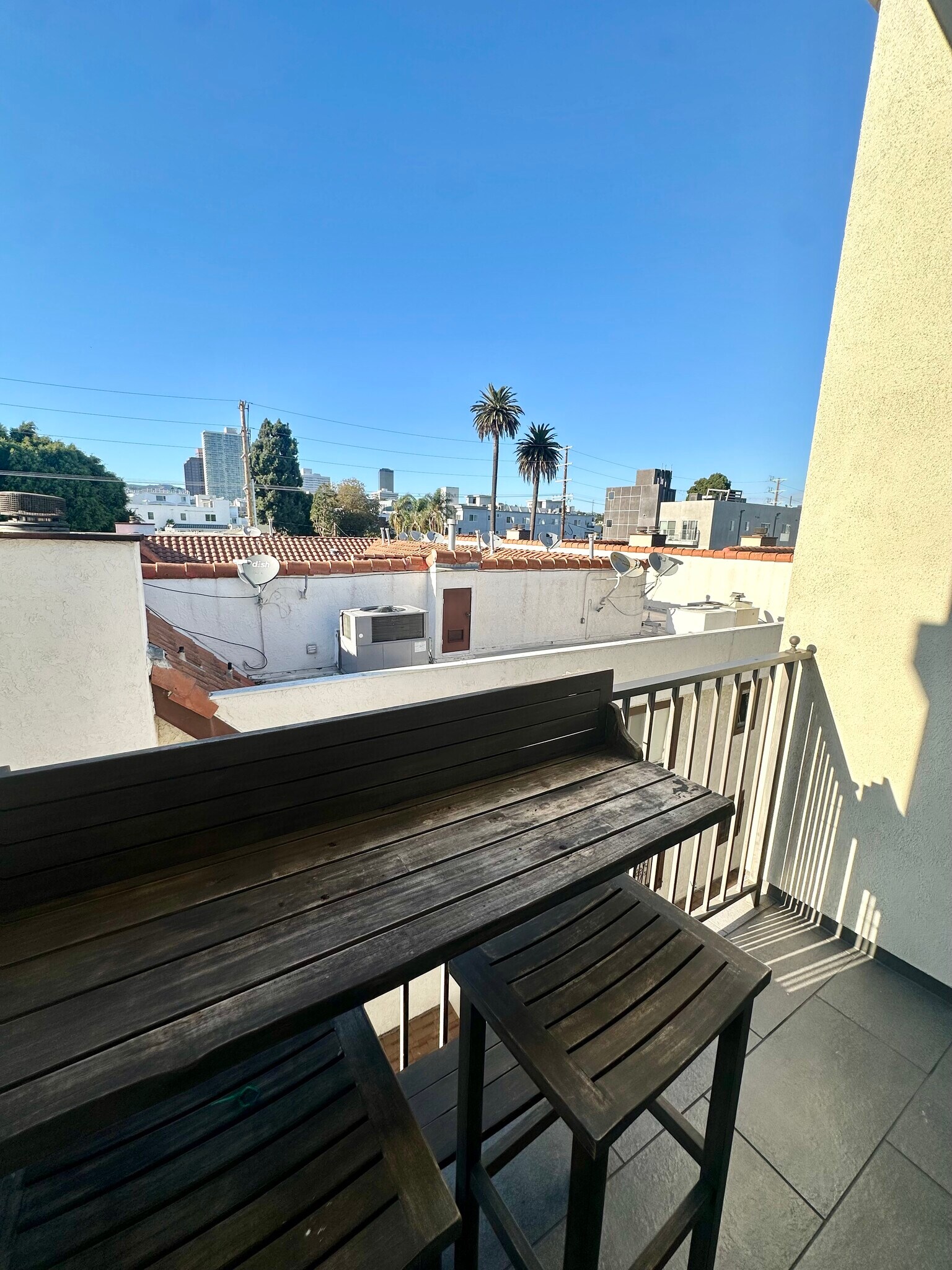 Building Photo - 1625 Granville Ave