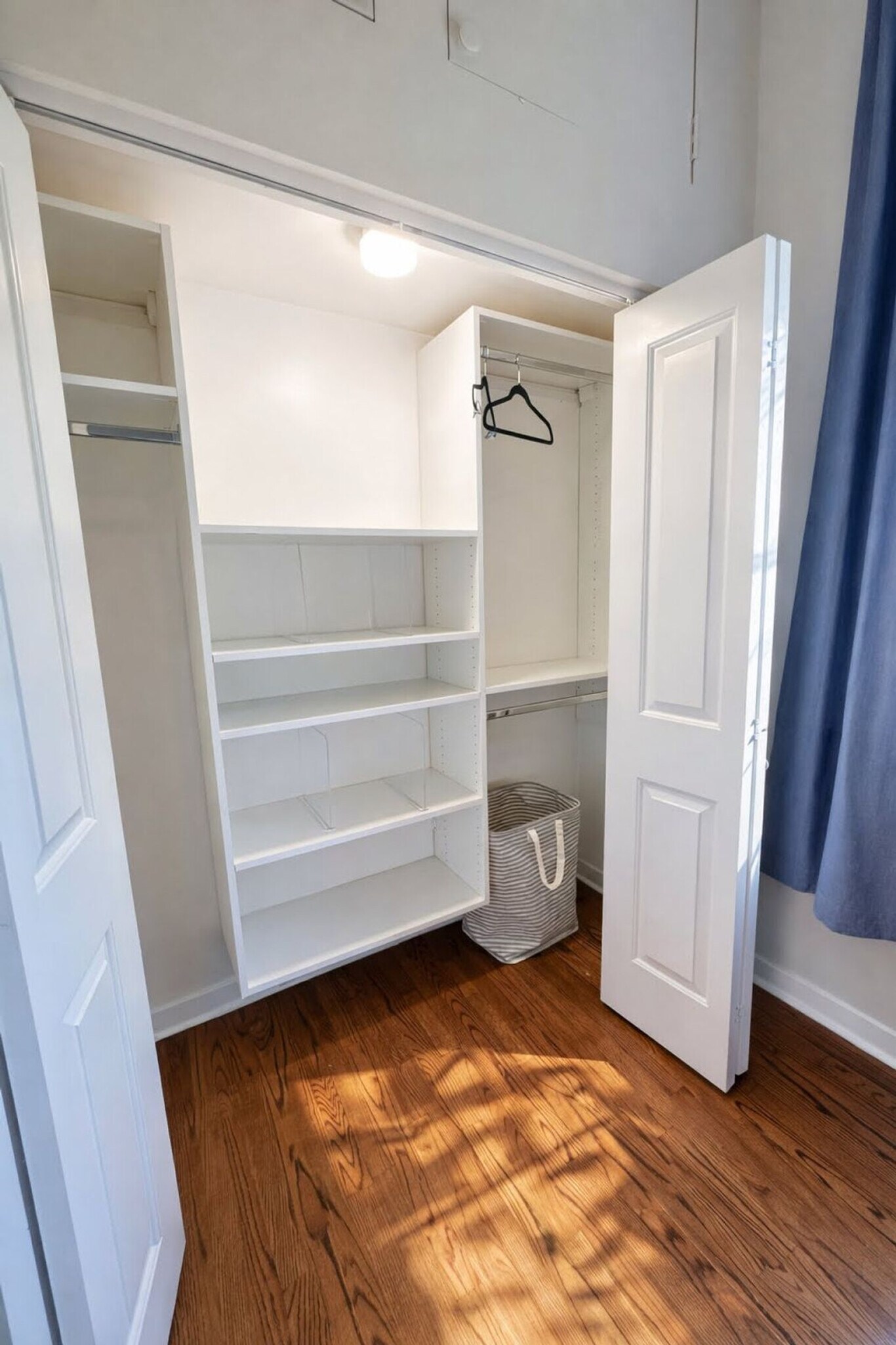 Building Photo - 736 N Throop St