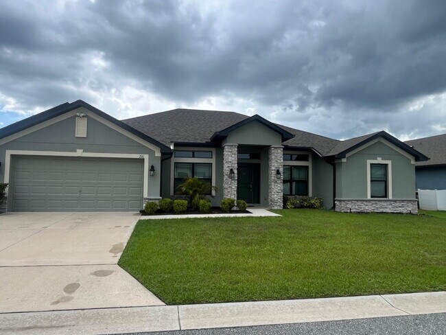 Building Photo - "Spacious 4-Bedroom Home in Mulberry's Heritage Park - 2 Full Baths & 2,211 Sq. Ft. of Comfort!"