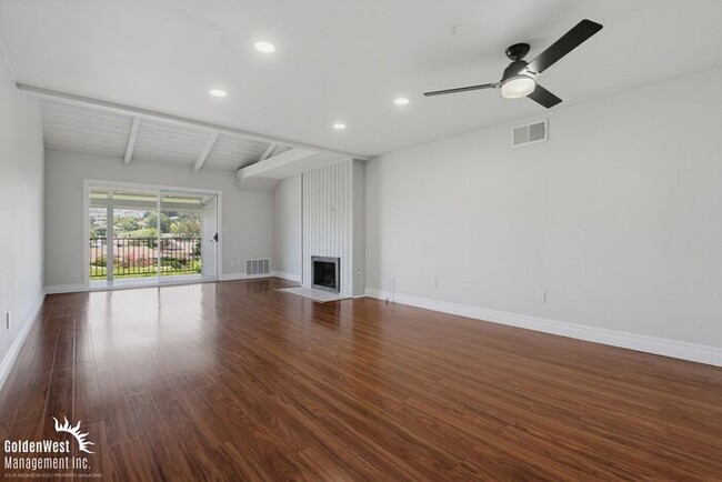 Building Photo - Inviting Upstairs 2Bdm and 2Ba Condo in San Marcos!