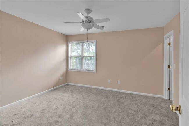 Building Photo - 915 Chipley Ct NE