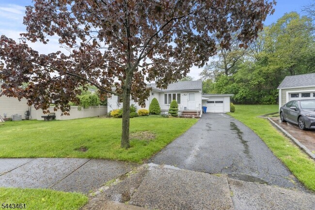 Building Photo - 46 Daka Ct