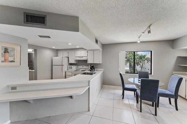 Building Photo - 1605 S US Hwy 1