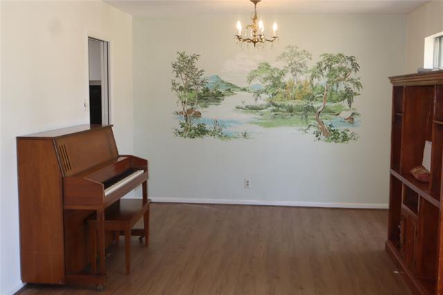 Building Photo - 3205 Pin Oak Dr
