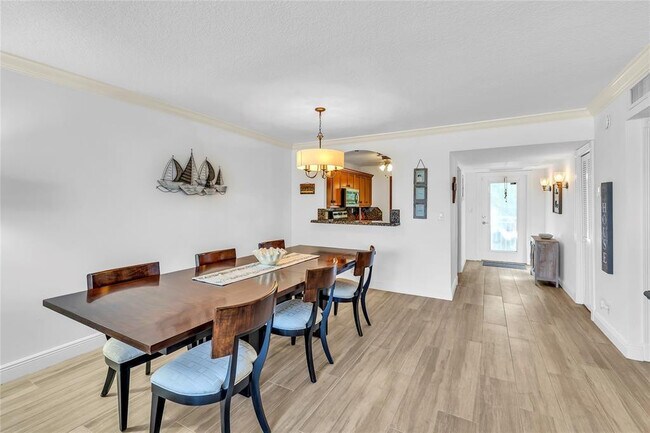 Building Photo - 3150 NE 48th Ct