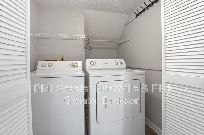 Building Photo - 524 Fairhaven Ct