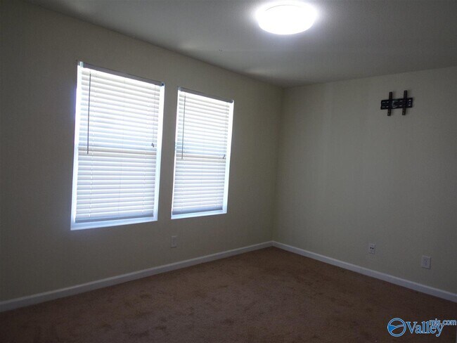 Building Photo - 15347 Mill Valley Dr