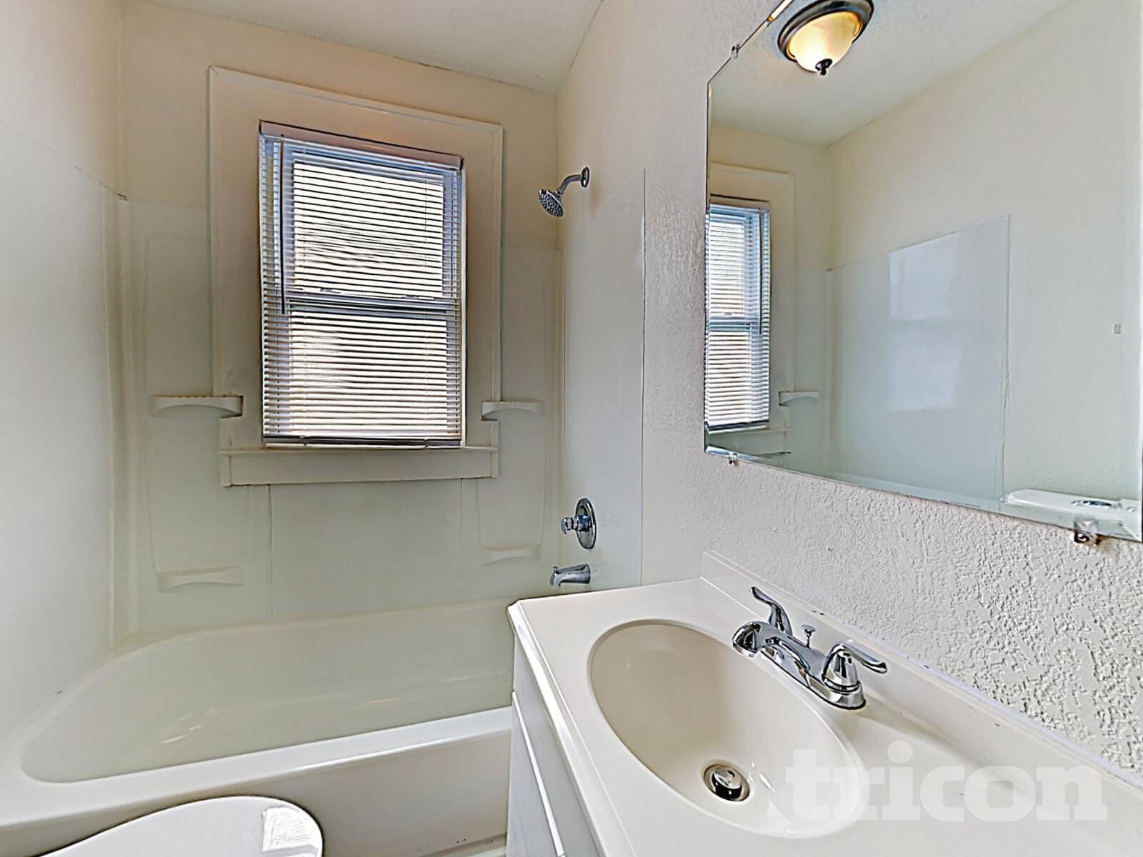 Building Photo - 1511 N Davidson St