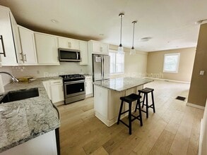 Building Photo - 190 49th St